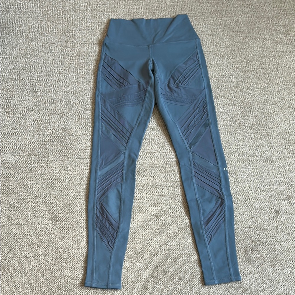 ALO blue/gray leggings